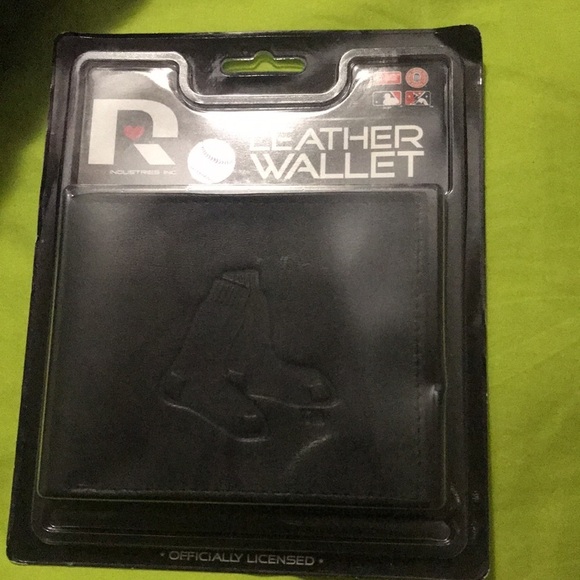 Red Sox Leather Trifold Wallet - Picture 3 of 6